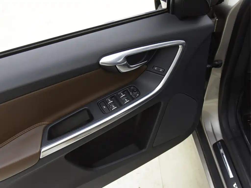 Volvo XC60 — миниатюра 14