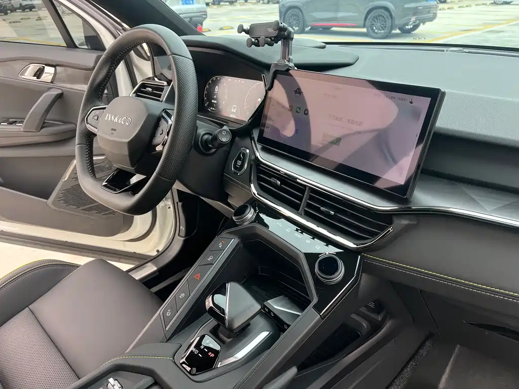 Lynk & Co 06 Remix 1.5T Dynamic Halo, фото 12