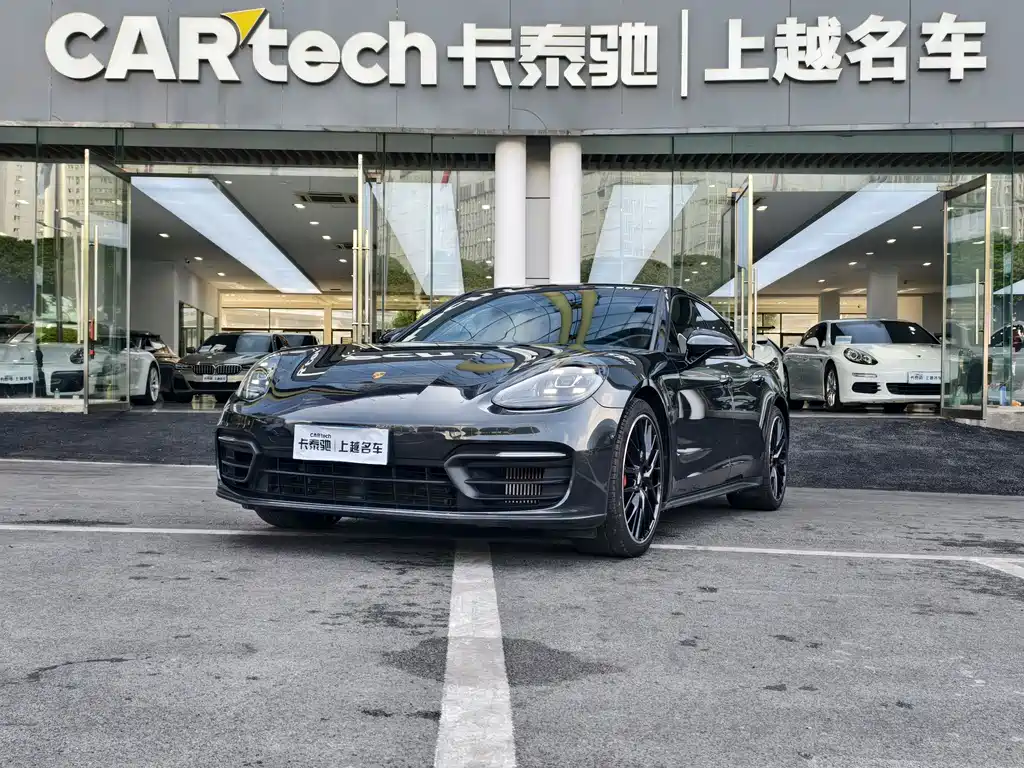 Porsche Panamera 2022