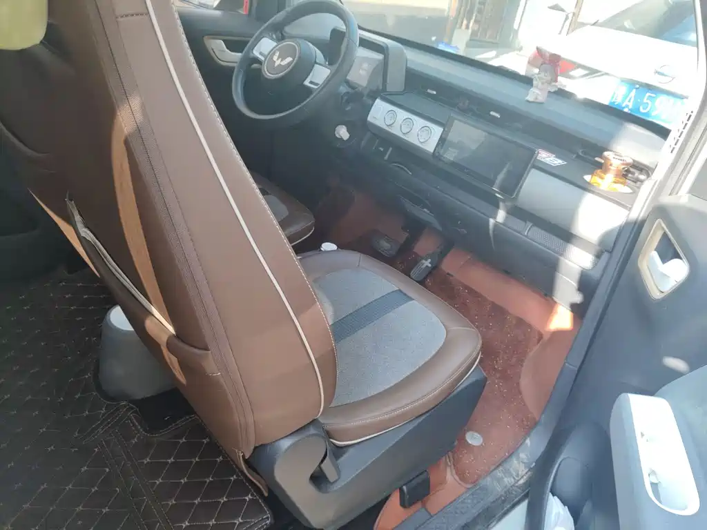 Wuling MINIEV — миниатюра 5