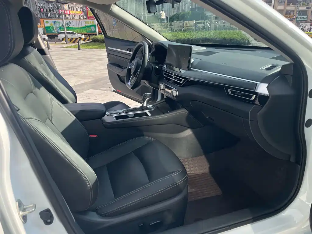 Nissan Teana — миниатюра 13