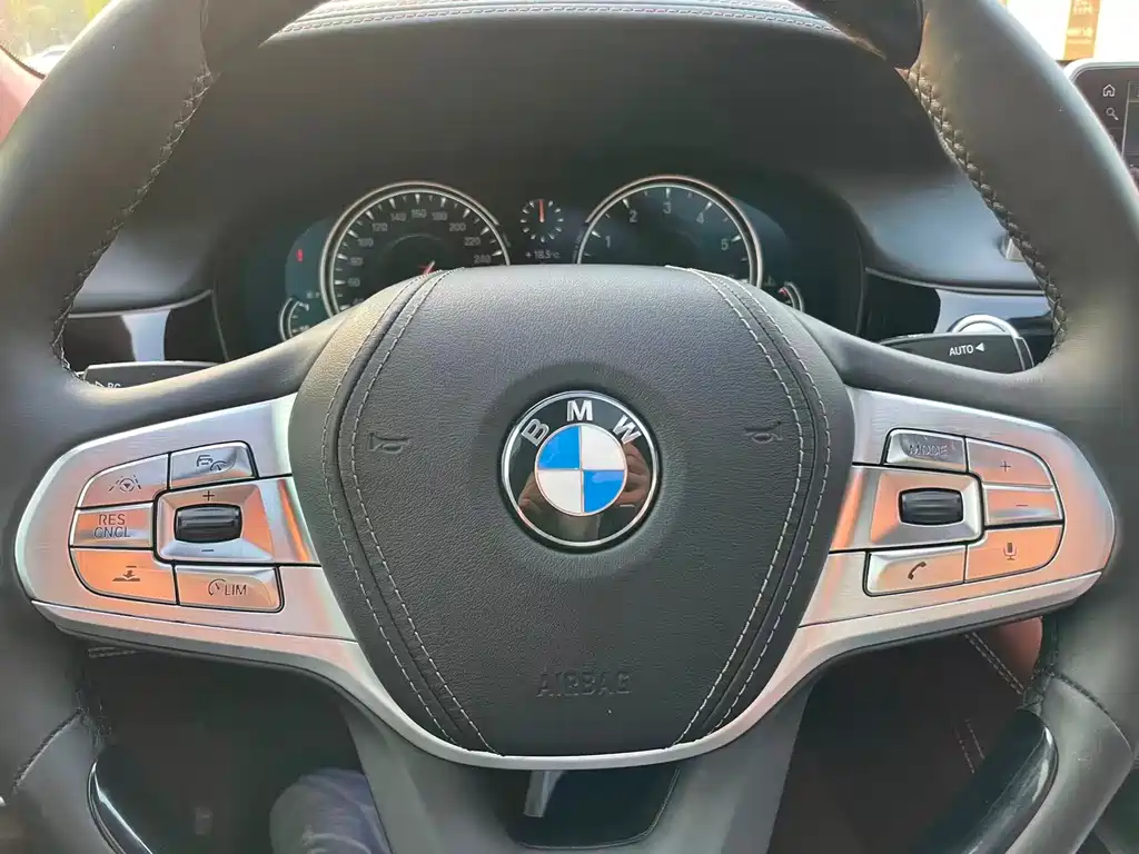 BMW 7 SERIES