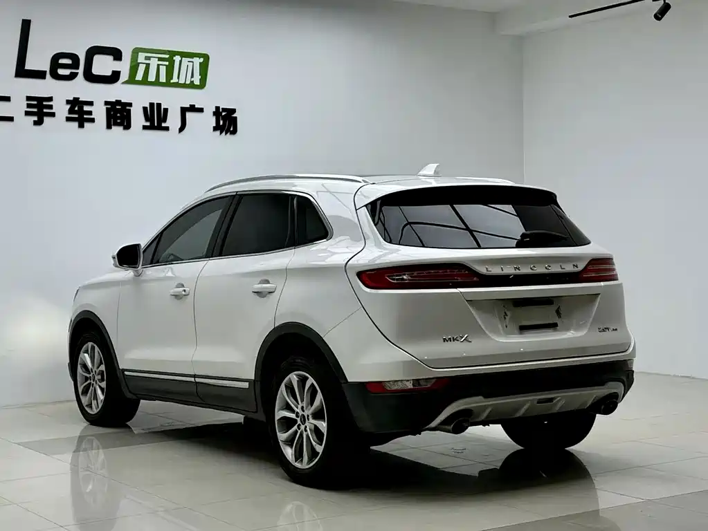 Lincoln MKC — миниатюра 16