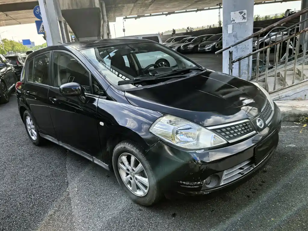Nissan Tiida — миниатюра 3