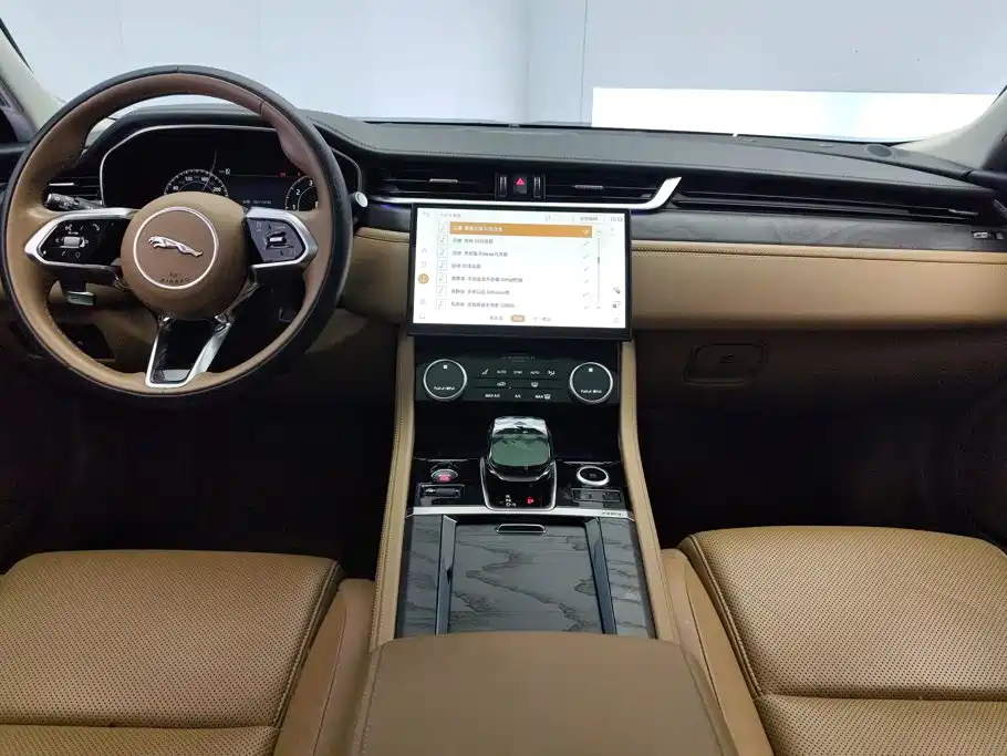 Jaguar XFL — миниатюра 12