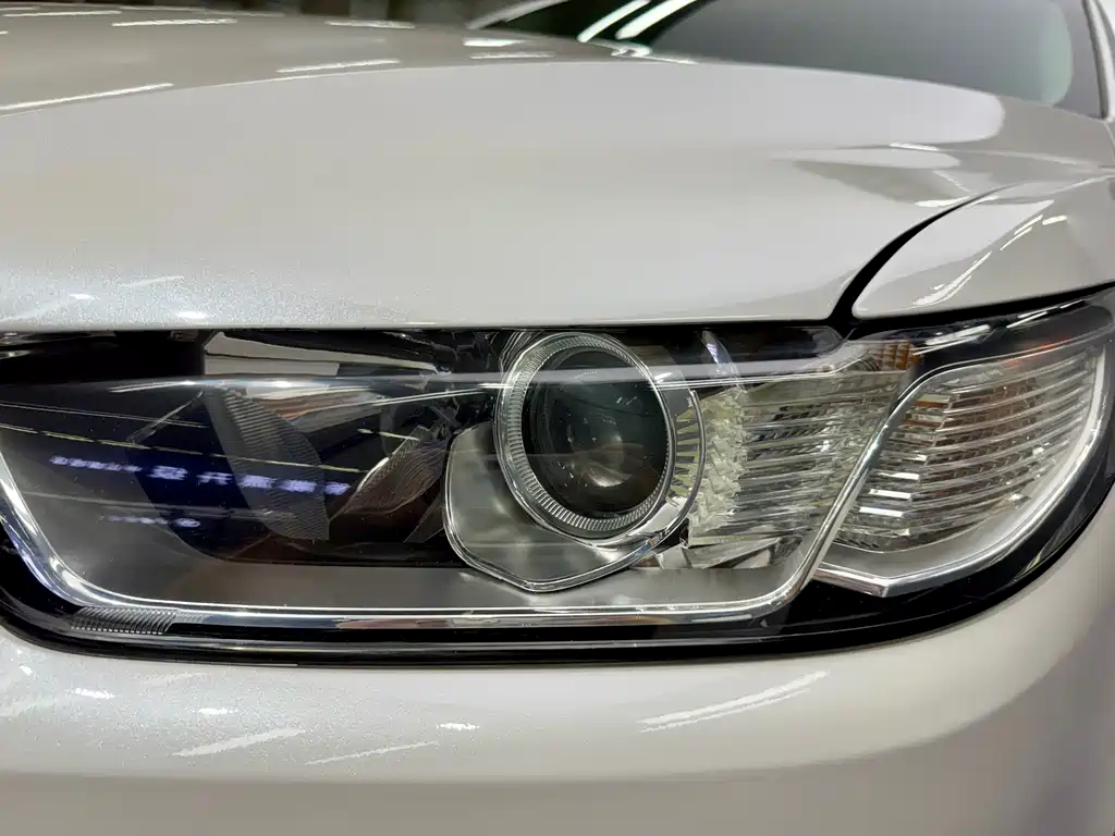 Ford Taurus — миниатюра 4