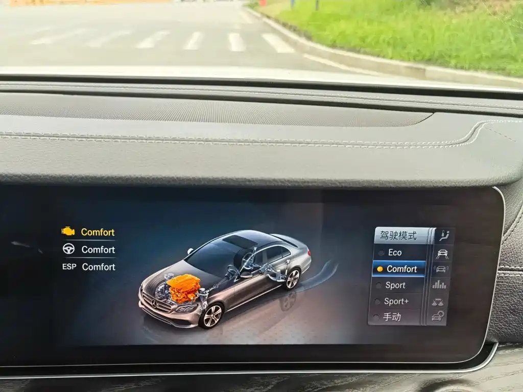 Mercedes-Benz E-Class — миниатюра 17