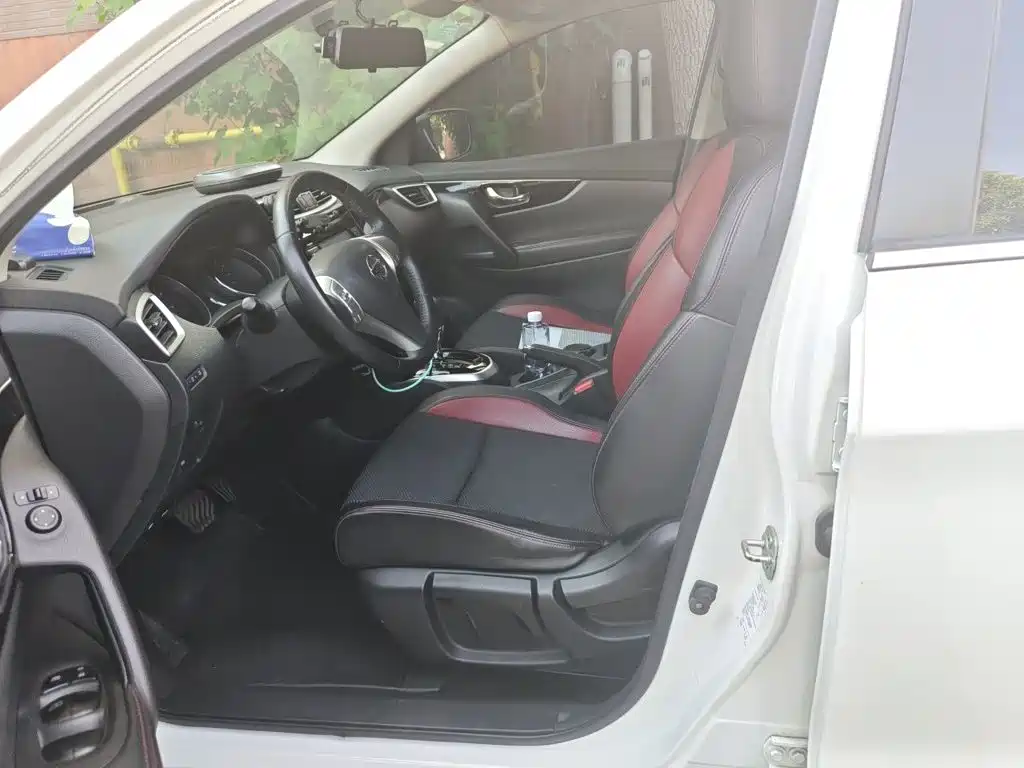 Nissan Qashqai — миниатюра 12