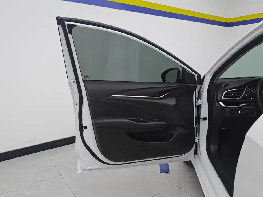 Buick Excelle — миниатюра 7
