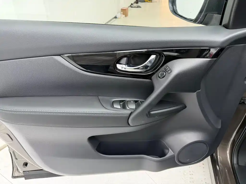 Nissan Qashqai — миниатюра 10