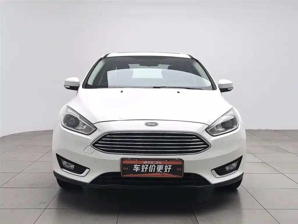 Ford Focus 2015 EcoBoost 180 AT Elite