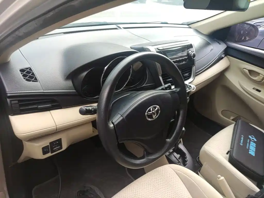 Toyota Vios FS — миниатюра 10