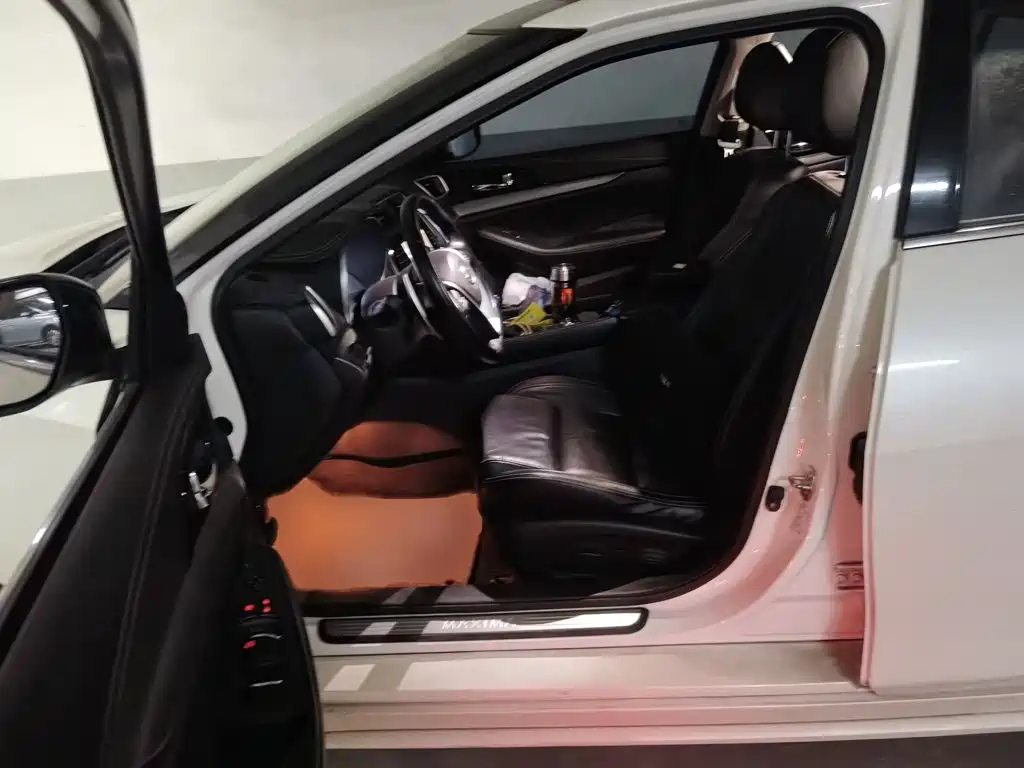 Nissan Cima — миниатюра 8