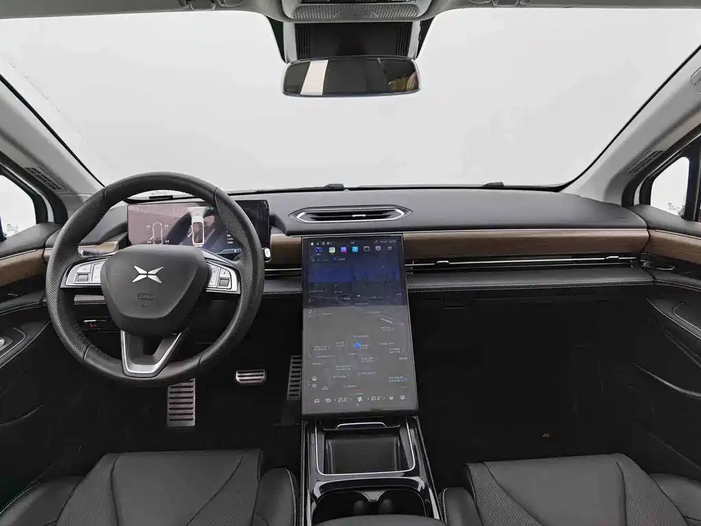 XPeng P5 — миниатюра 4