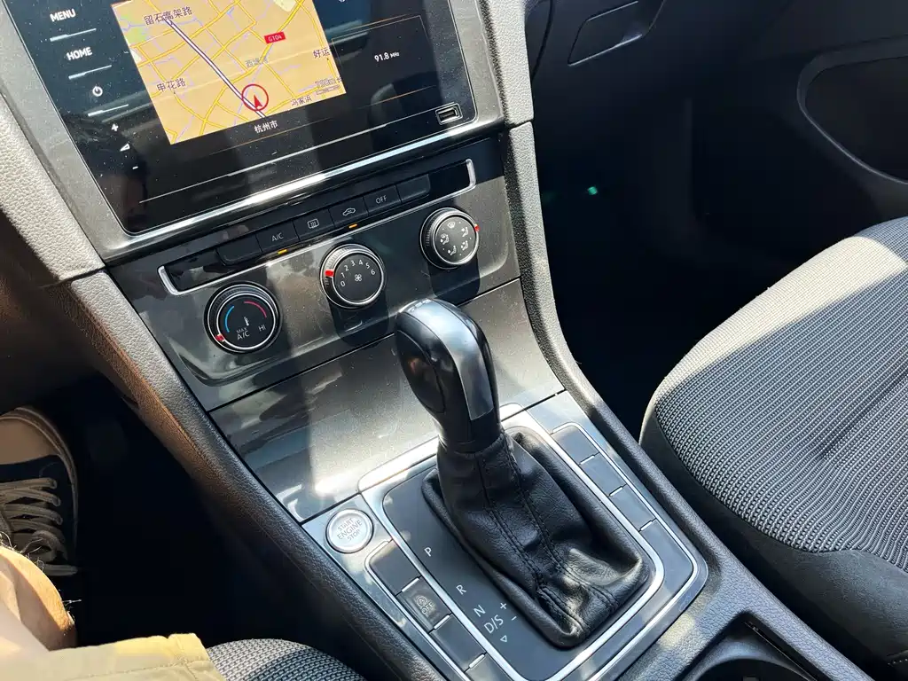 Volkswagen Golf — миниатюра 13