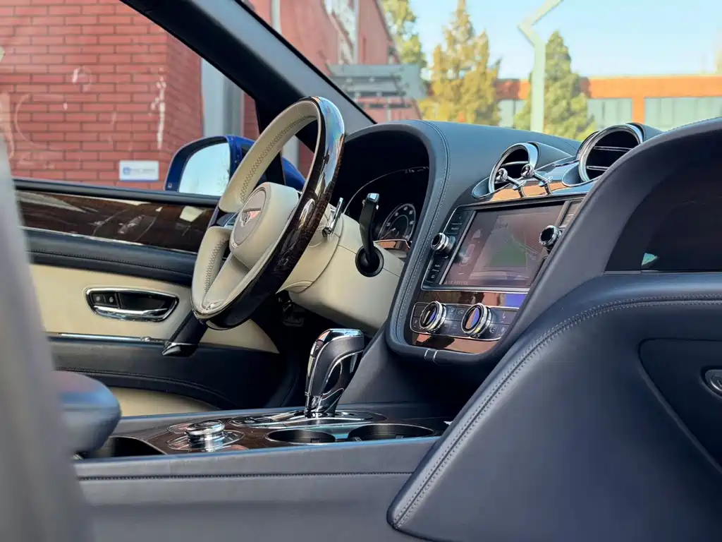 Bentley Bentayga 2018 4.0T V8
