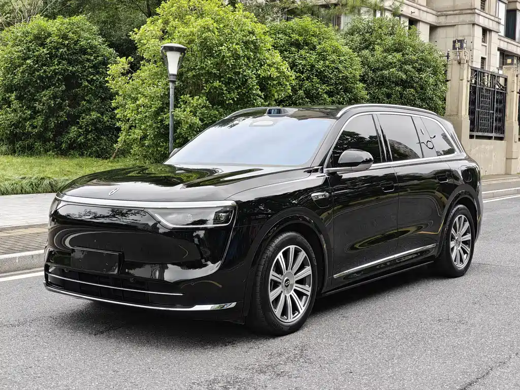 问界M8 2025款 增程 Max+版 53.4kWh 6座版 (192线激光雷达）