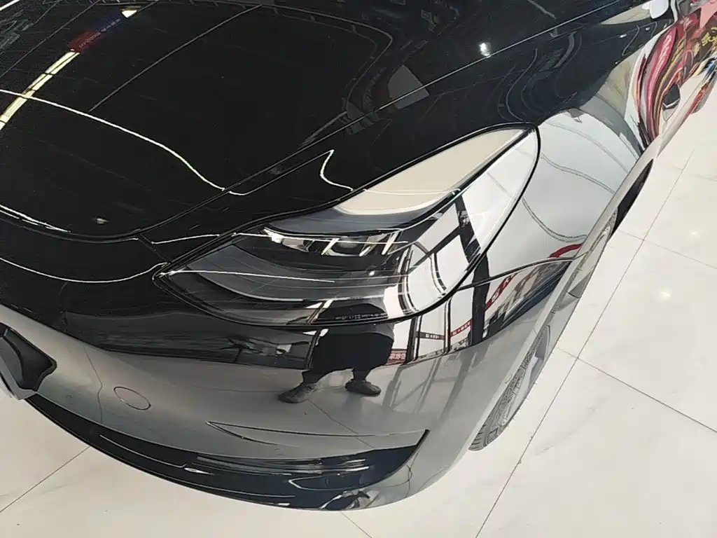 Tesla Model 3 — миниатюра 24