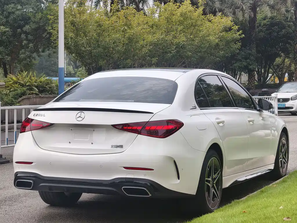 Mercedes-Benz C-Class — миниатюра 7