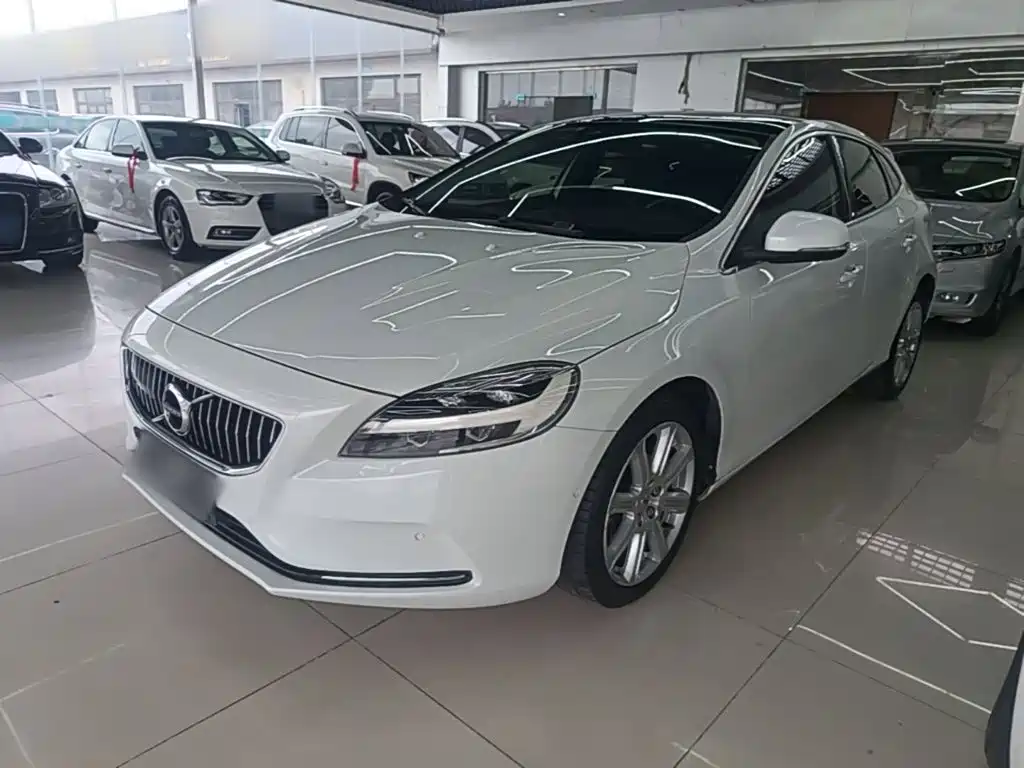Volvo V40 — миниатюра 2
