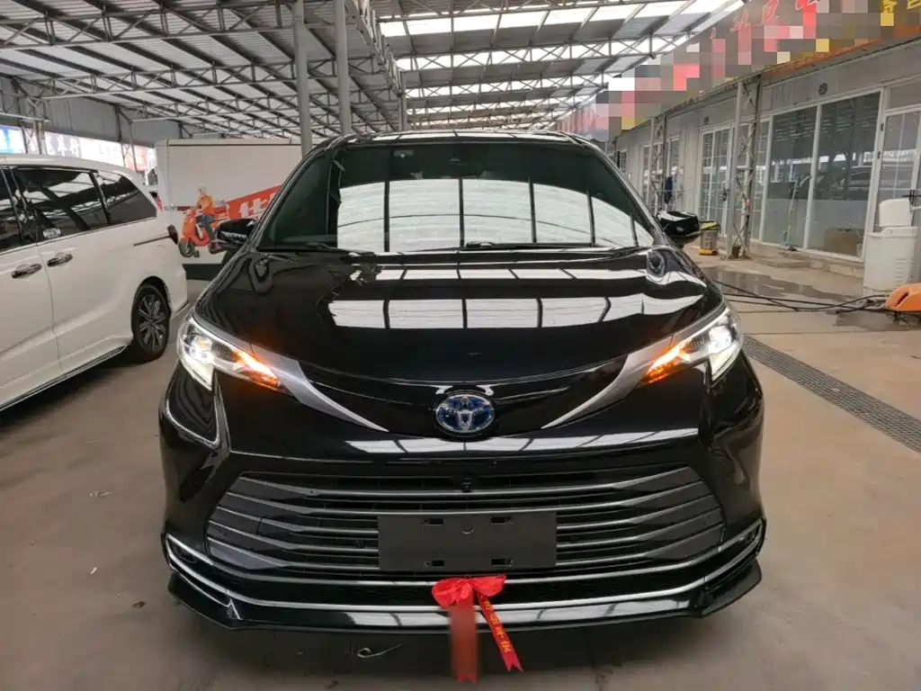 Toyota Sienna — миниатюра 3