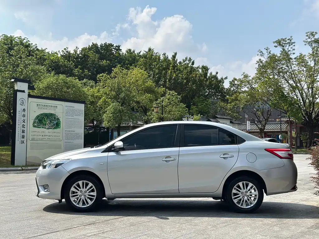 Toyota Vios — миниатюра 5