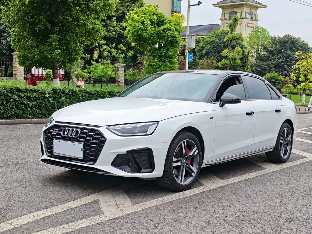 Audi A4L 2021