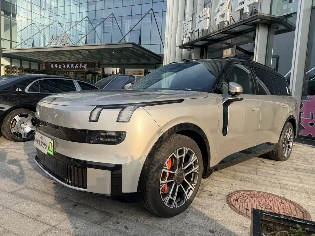 Lynk & Co 900 2025 2.0T Ultra 6 мест