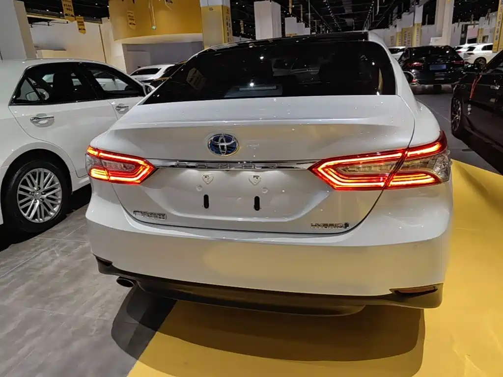 Toyota Camry — миниатюра 6