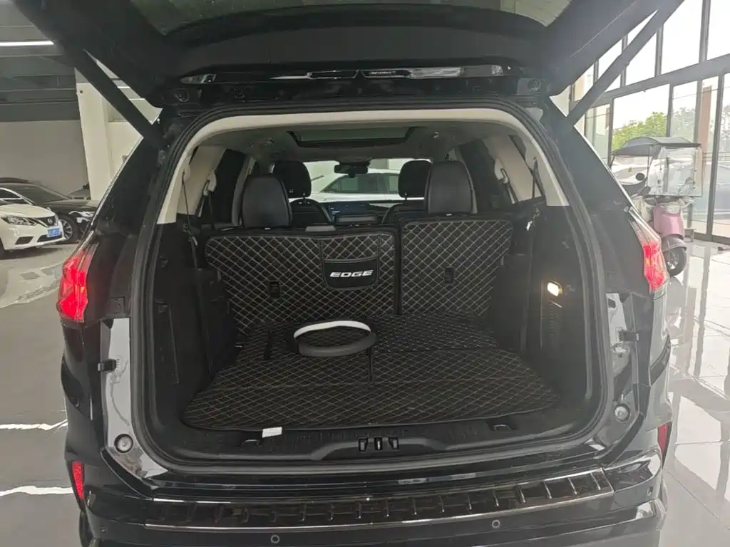 Ford Edge — миниатюра 19