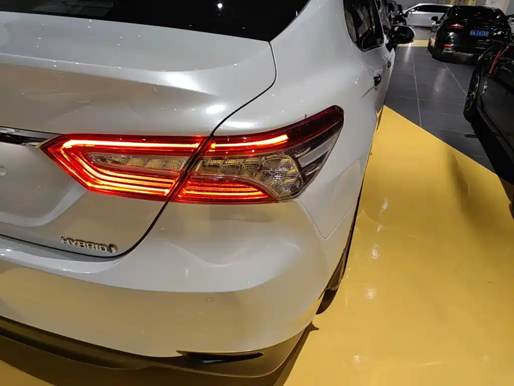 Toyota Camry — миниатюра 8