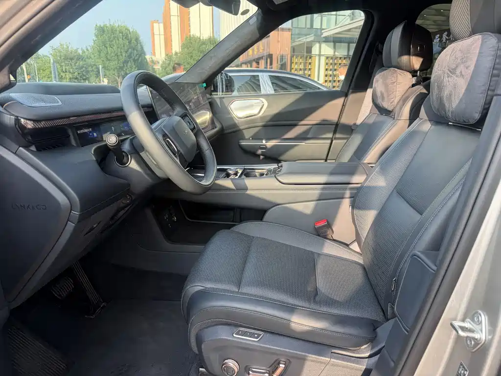 Lynk & Co 900 2025 2.0T Ultra 6 мест