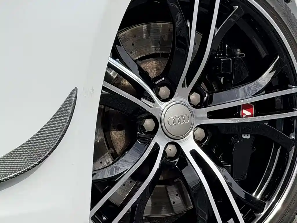 Audi R8 — миниатюра 6