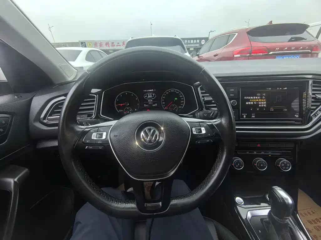 Volkswagen T-Roc — миниатюра 9