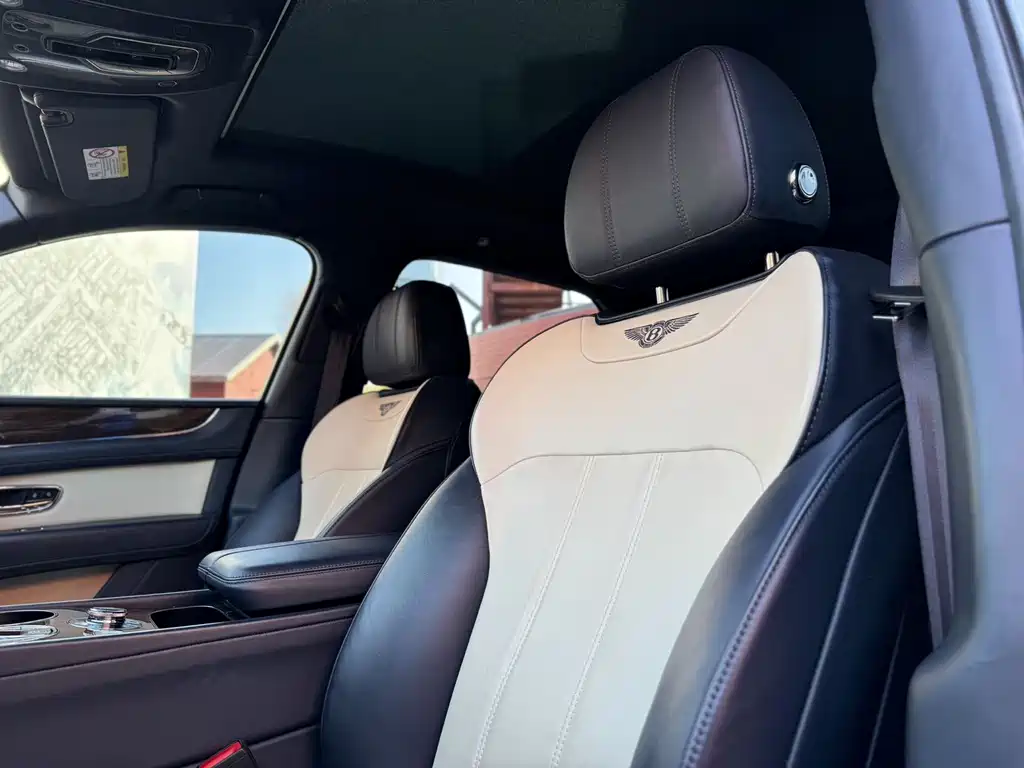 Bentley Bentayga 2018 4.0T V8