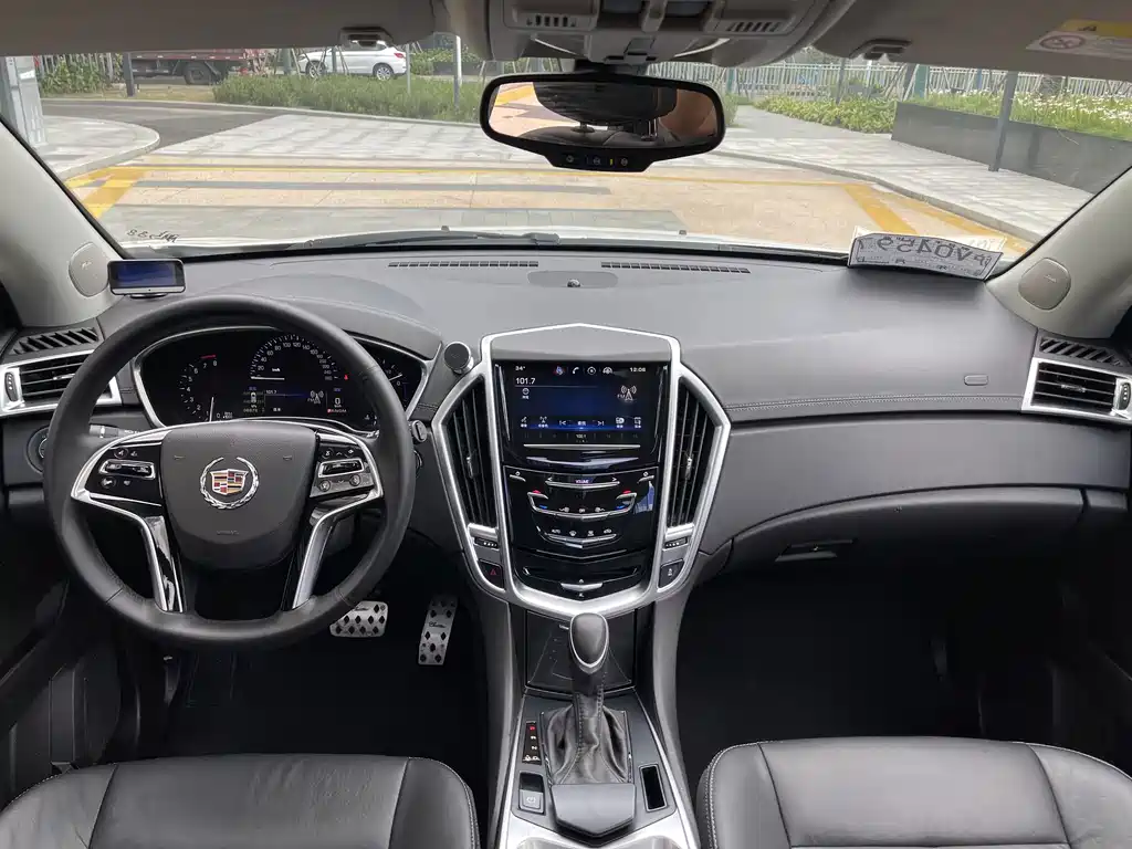 Cadillac SRX — миниатюра 8