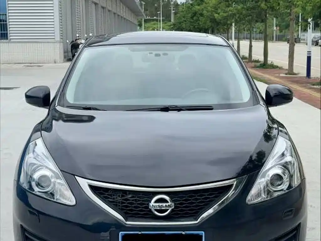 Nissan Tiida — миниатюра 2