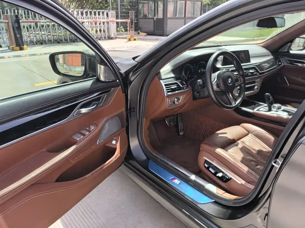 BMW 7 Series 7 2018 740Li xDrive Premium M Sport