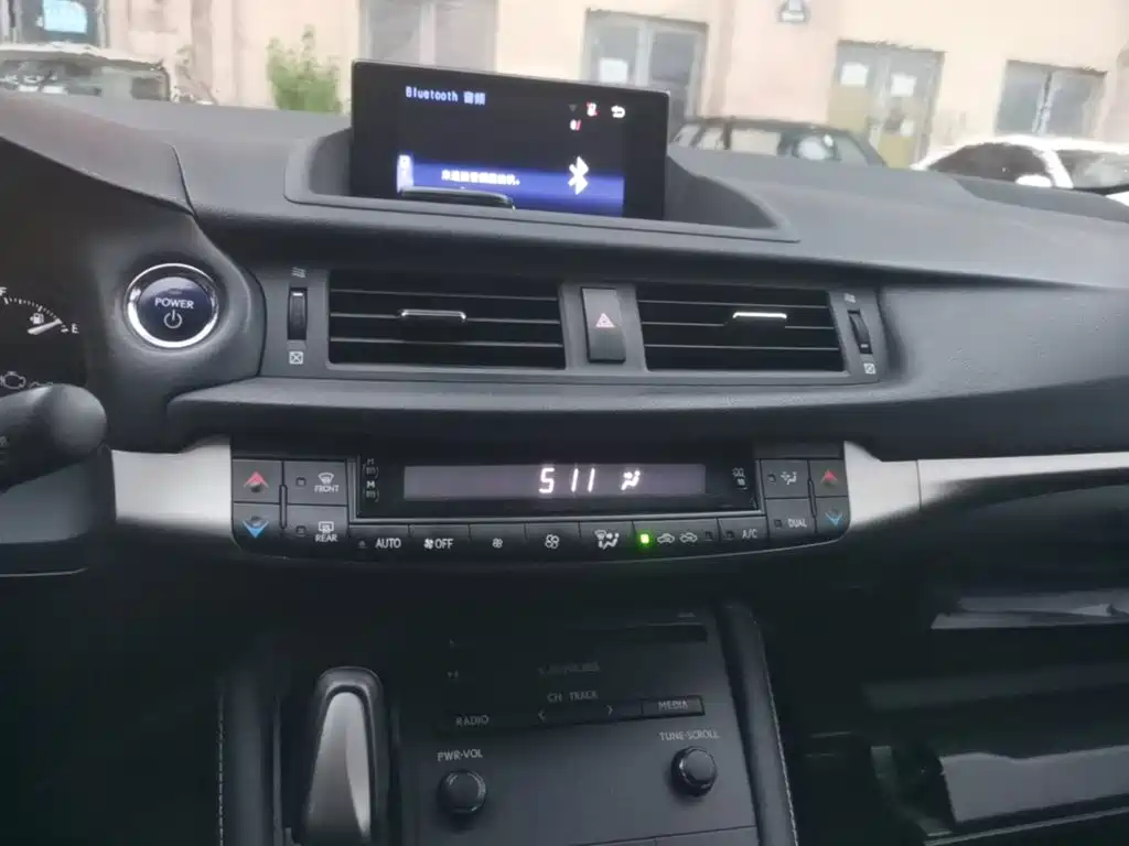Lexus CT — миниатюра 9