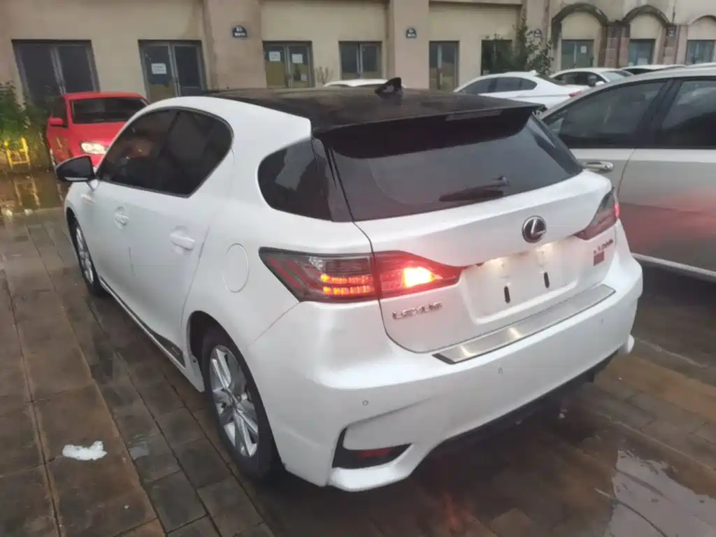 Lexus CT — миниатюра 23