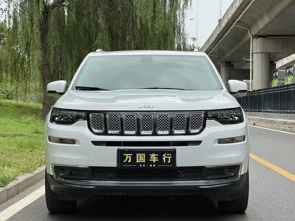 Jeep Commander — миниатюра 2