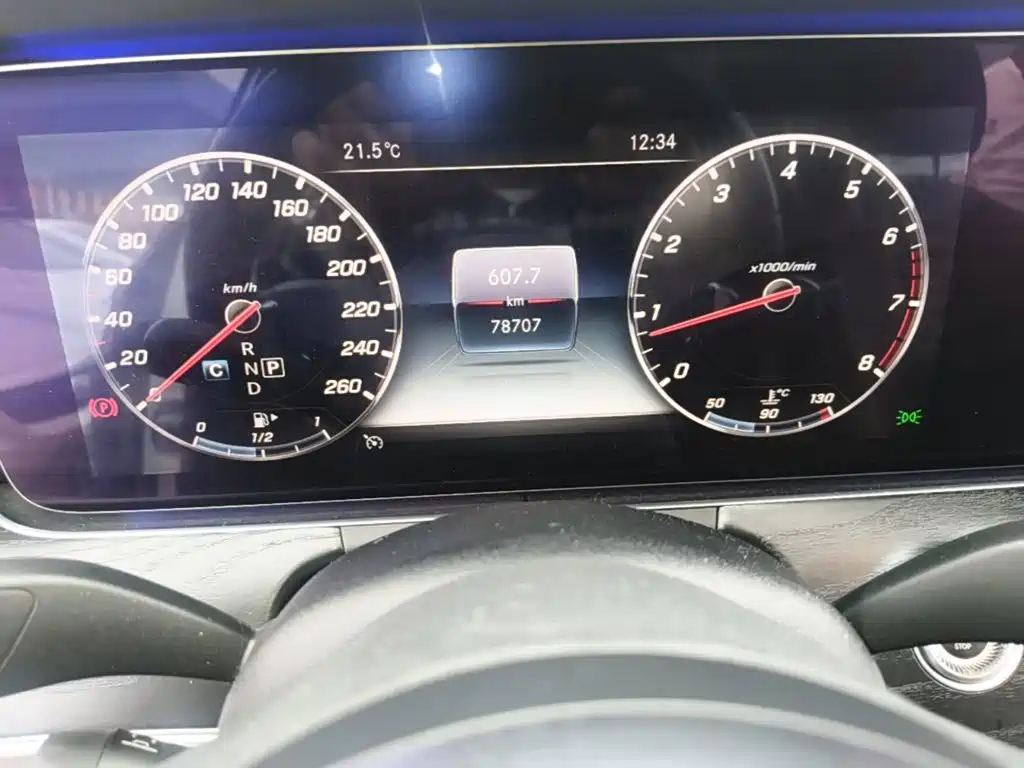 Mercedes-Benz E-Class — миниатюра 12