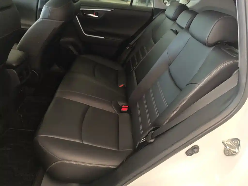 Toyota RAV4 — миниатюра 17