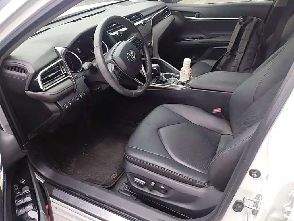 Toyota Camry — миниатюра 20