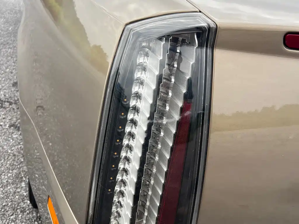 Cadillac SLS — миниатюра 24
