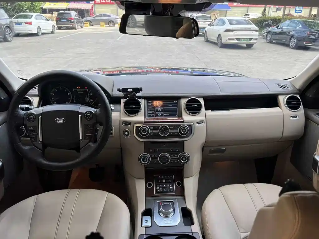 Land Rover Discovery 2015 3.0 SC V6 SE