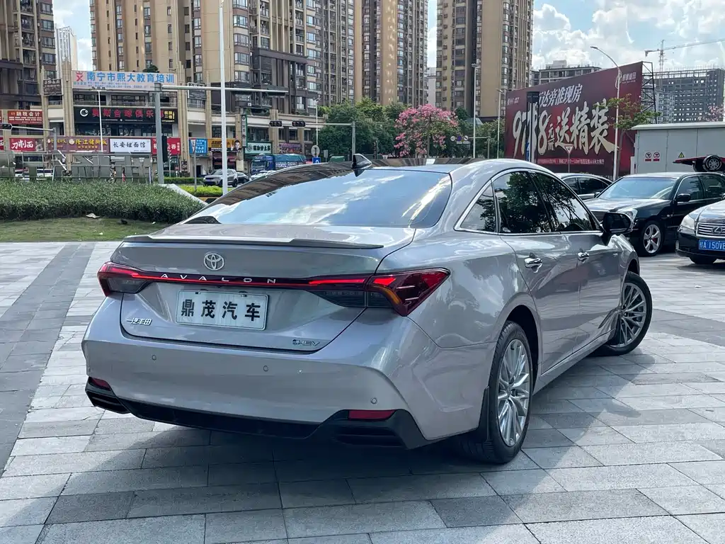 Toyota Avalon — миниатюра 7