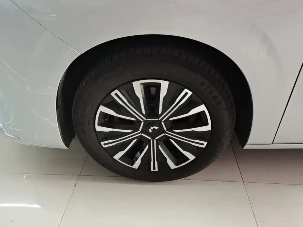 Wuling Xingguang 730 New Energy — миниатюра 23