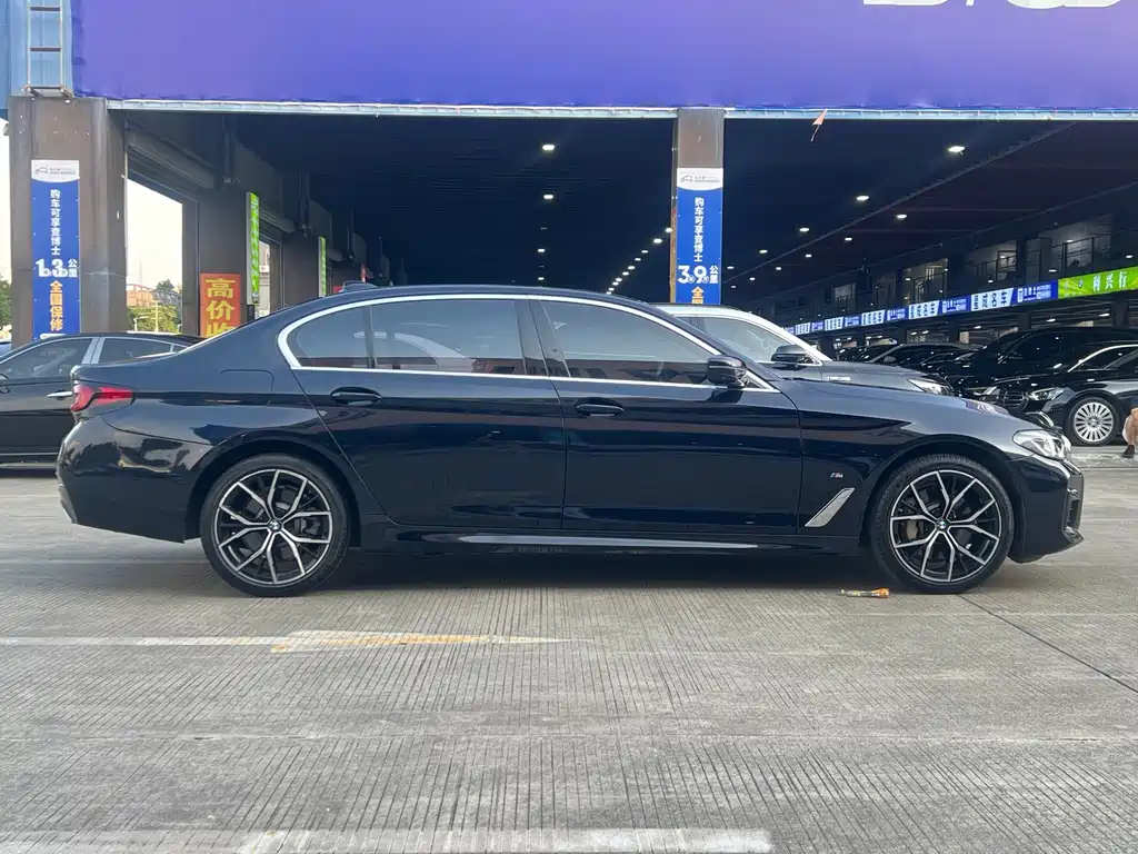 BMW 5 Series — миниатюра 20