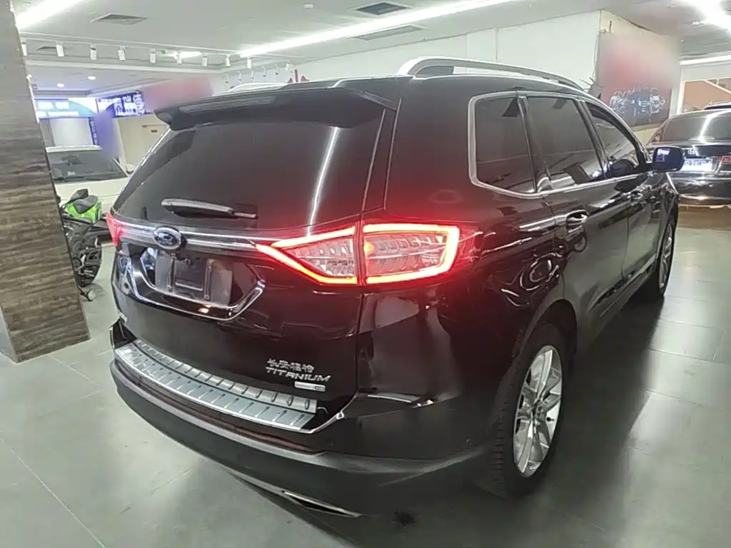 Ford Edge — миниатюра 7